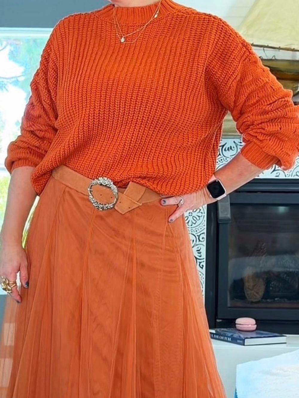 PLAYFUL DOTTED PUFF SLEEVE CROP SWEATER IN PUMPKIN